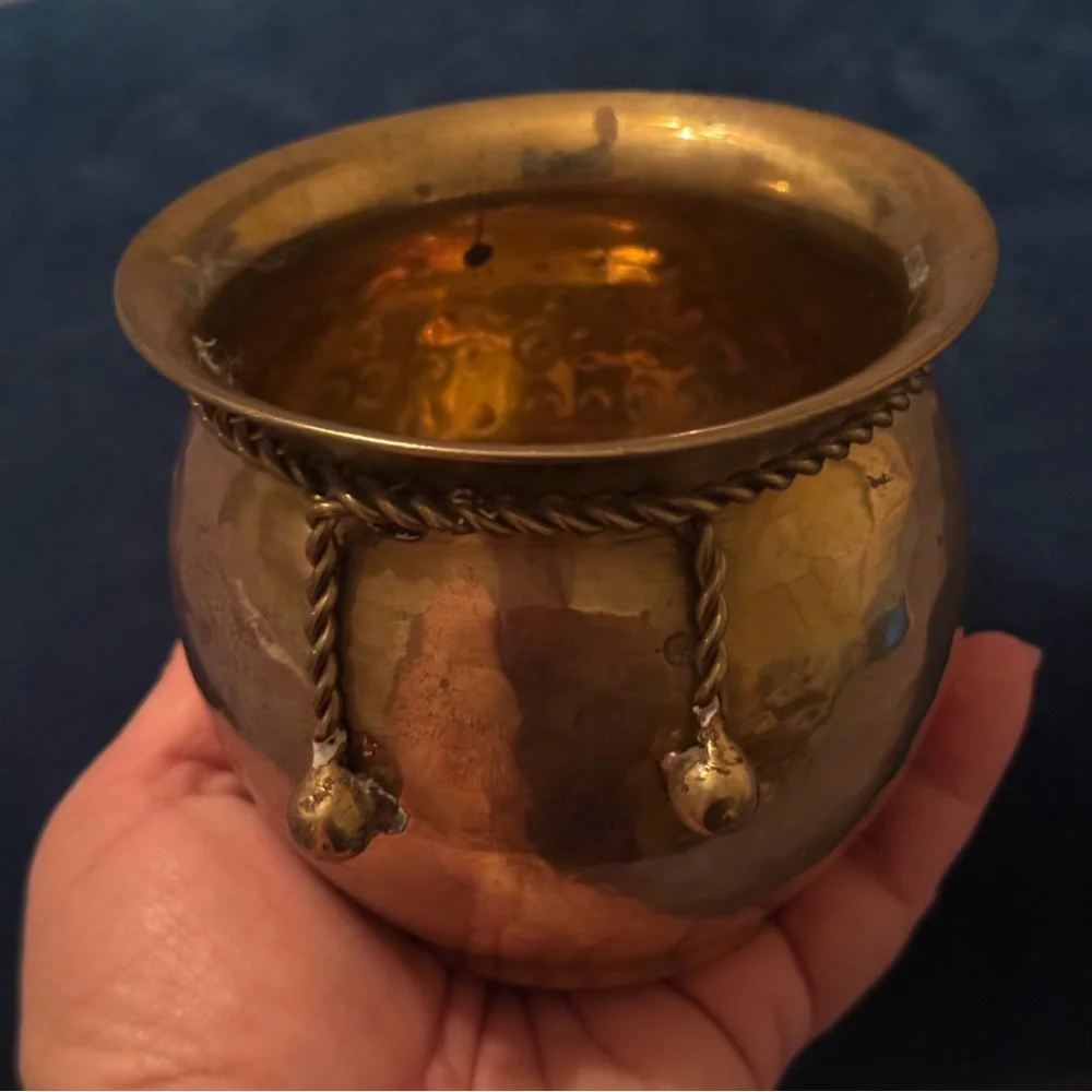 Elegant Vtg Brass Decorative Vase